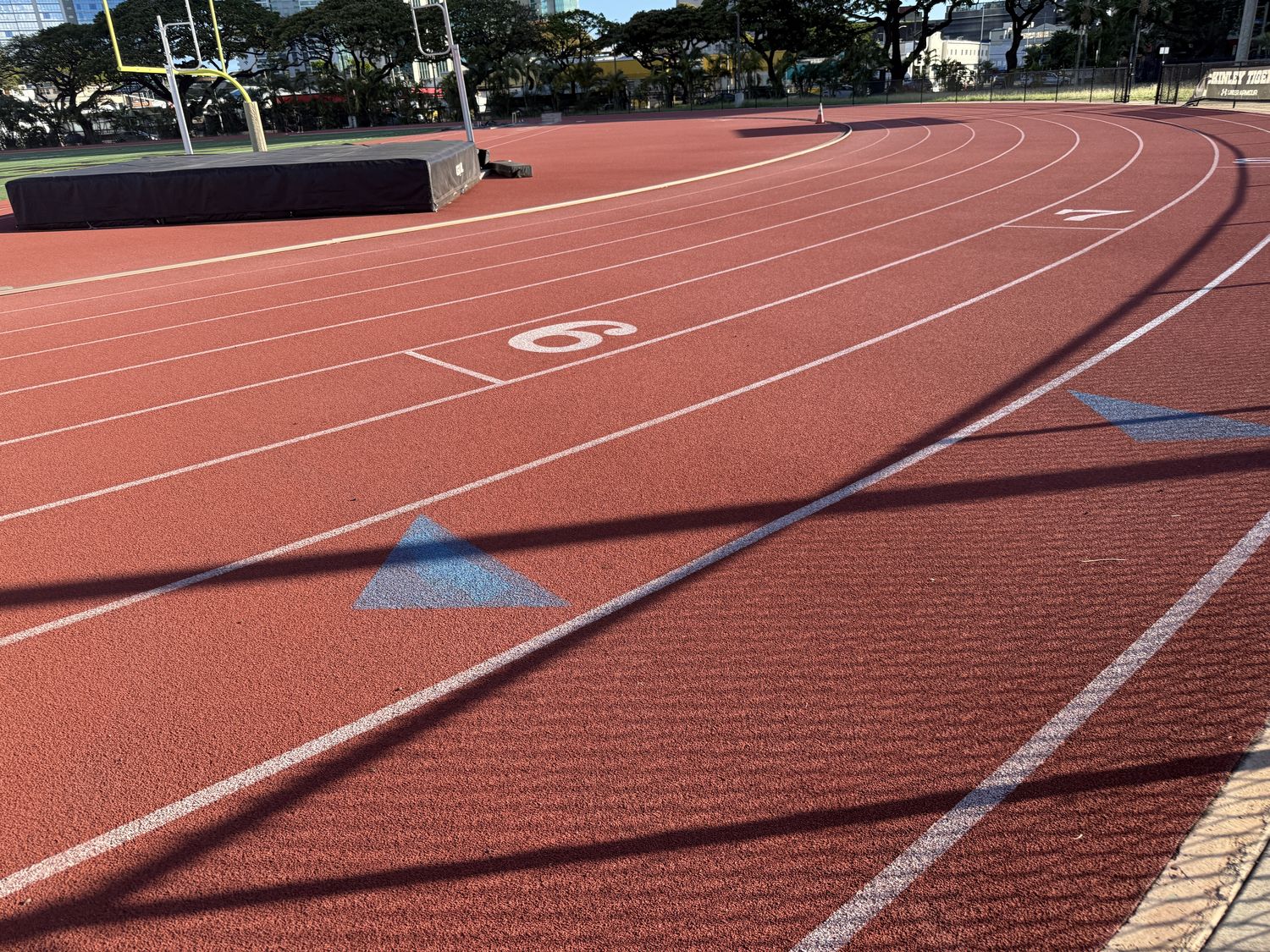 Track curve with lane numbers